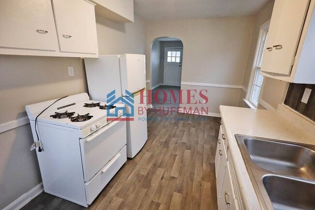 Building Photo - Two Bedroom House | Now Available