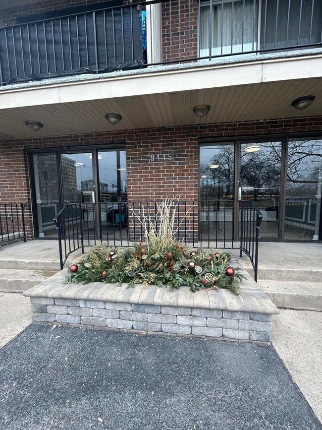 Building Photo - 9445 Kenton Ave