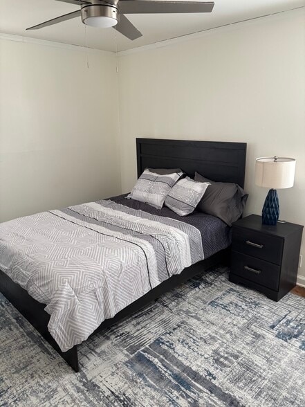 Building Photo - 902 S 36th St