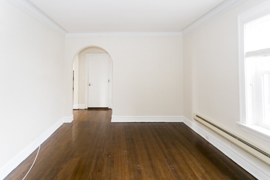 Building Photo - 918 Green Bay