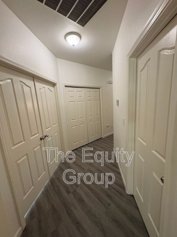 Building Photo - 1106 N Crenshaw St