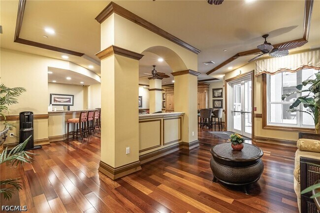 Building Photo - 2825 Palm Beach Blvd