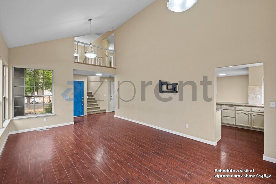 Building Photo - 684 Connie St