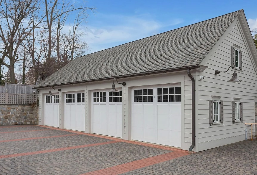 Building Photo - 745 Boston Post Road