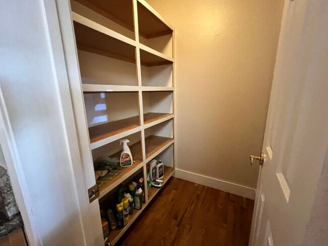 Building Photo - BEAUTIFUL Mountain Home