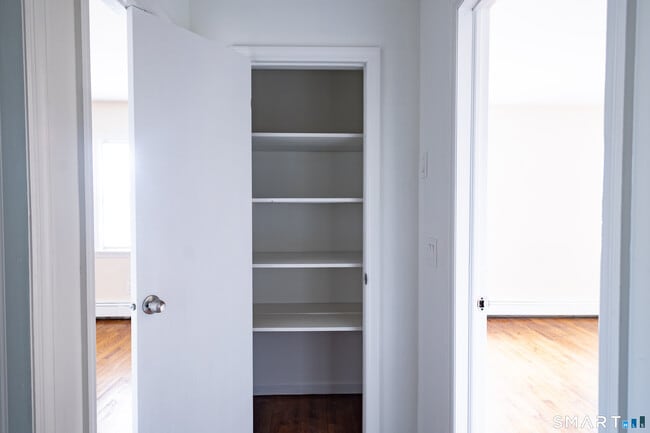 Building Photo - 51 View St W