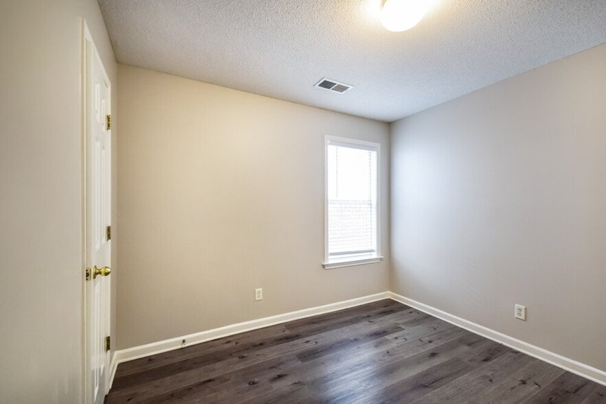 Building Photo - 7248 Bridgefield Dr