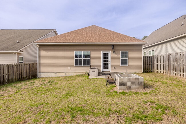 Building Photo - 528 Casey Ct