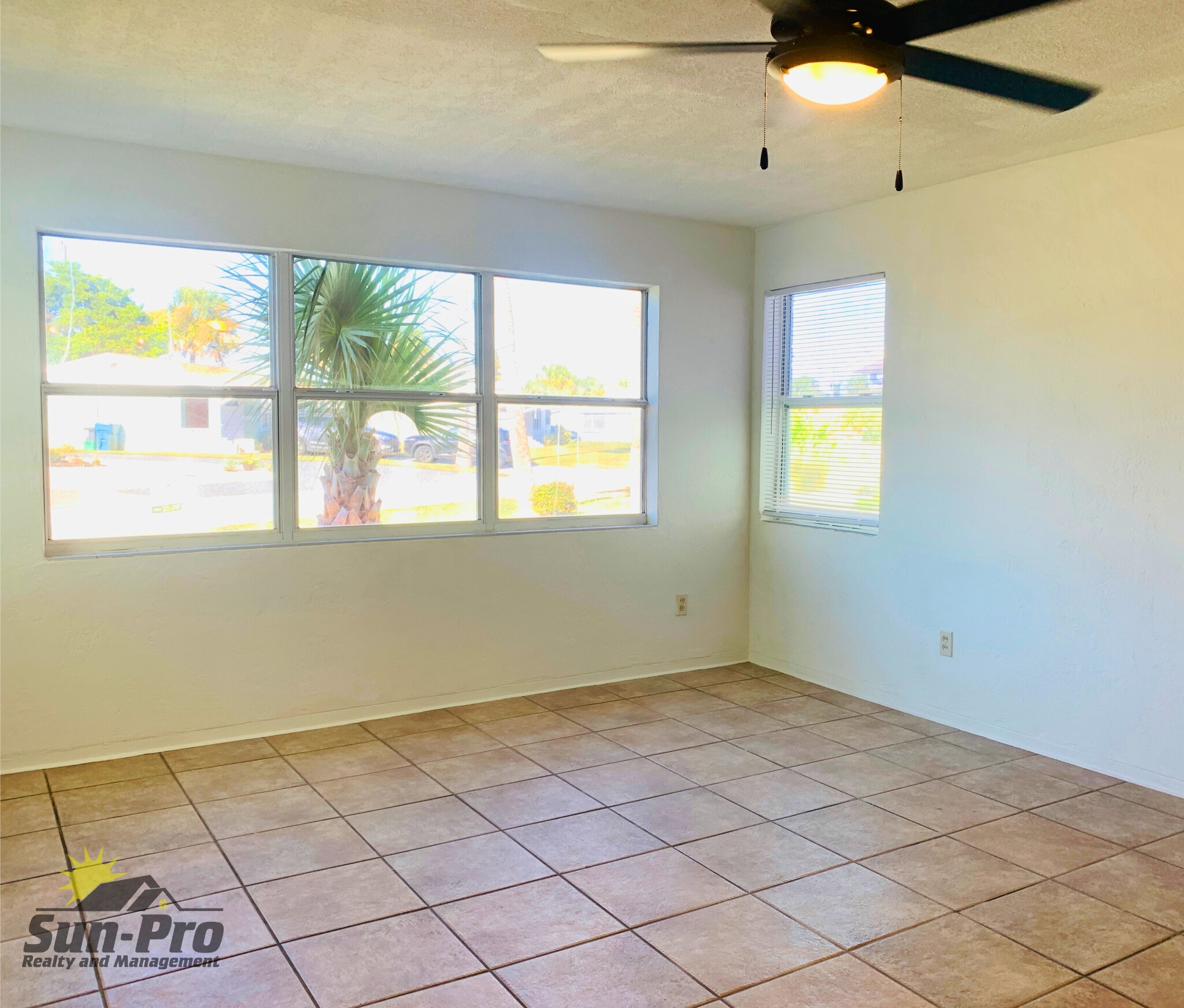 Building Photo - 40 Beechwood Dr