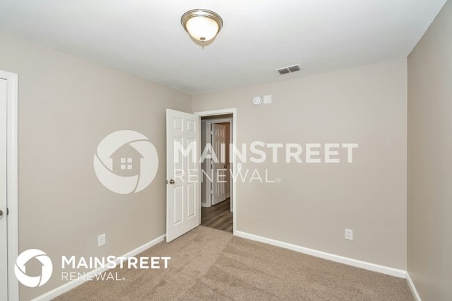 Building Photo - 862 Lavergne Ln