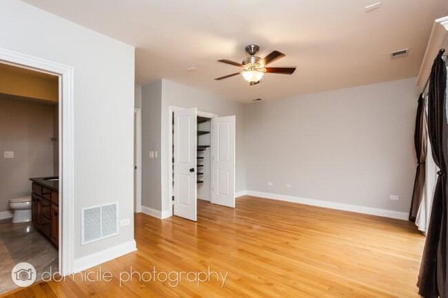 Building Photo - 2 bedroom in Chicago IL 60622