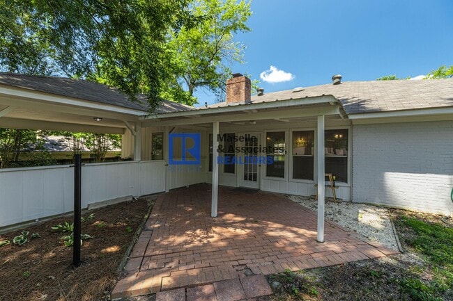 Building Photo - Charming 4-Bed, 2.5-Bath Home in the Heart...
