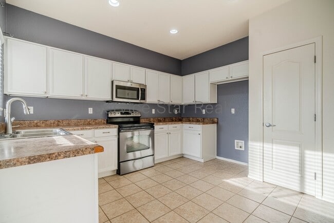 Building Photo - 3616 S Arroyo Ln