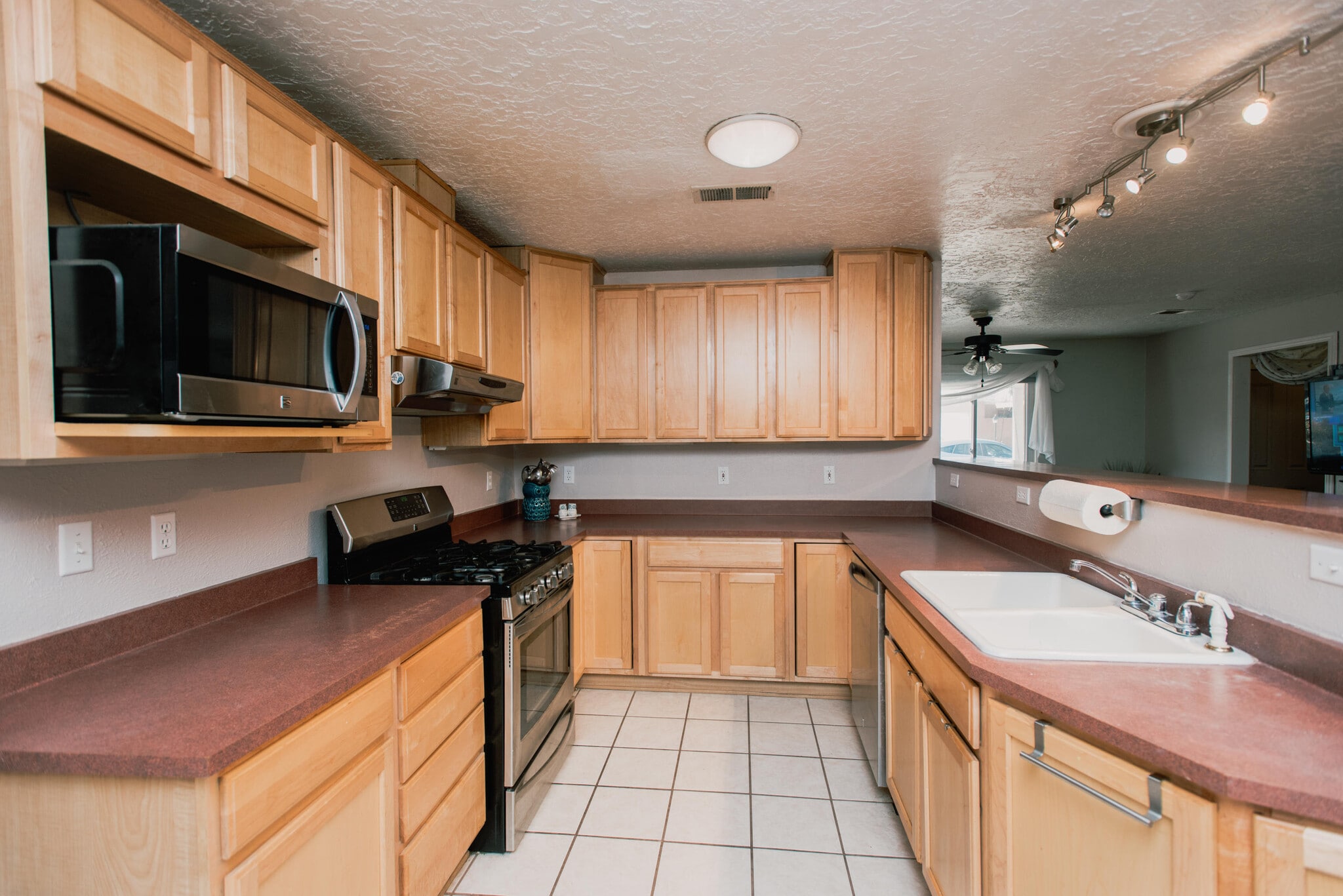 Building Photo - 10228 Belnap Pl
