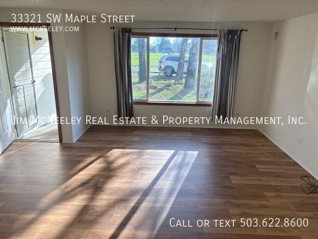 Building Photo - 33321 SW Maple St