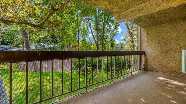 Building Photo - Beautiful Mountain Condo. 3 Bed-2Bath