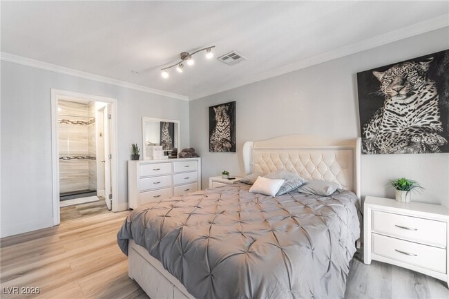 Building Photo - 2419 E Vegas Valley Dr