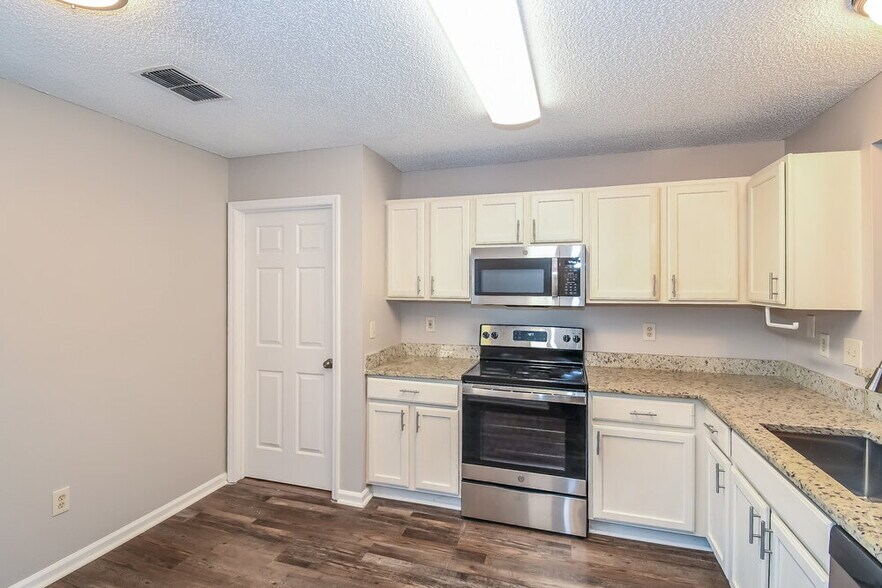 Building Photo - 11093 Coldfield Dr