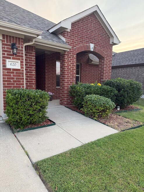 Building Photo - 620 Fossil Creek Dr