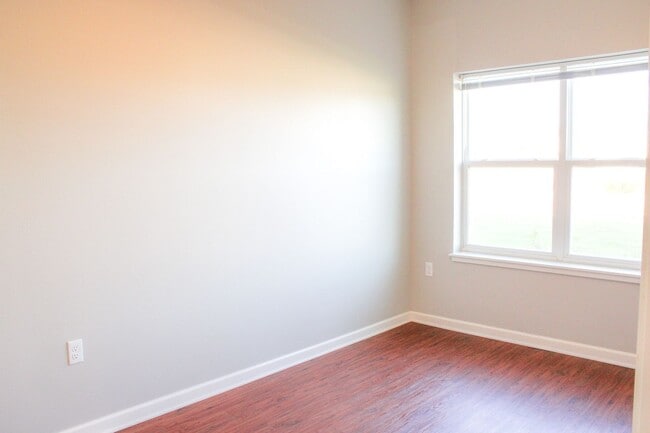 Building Photo - 3201 Redhawk St