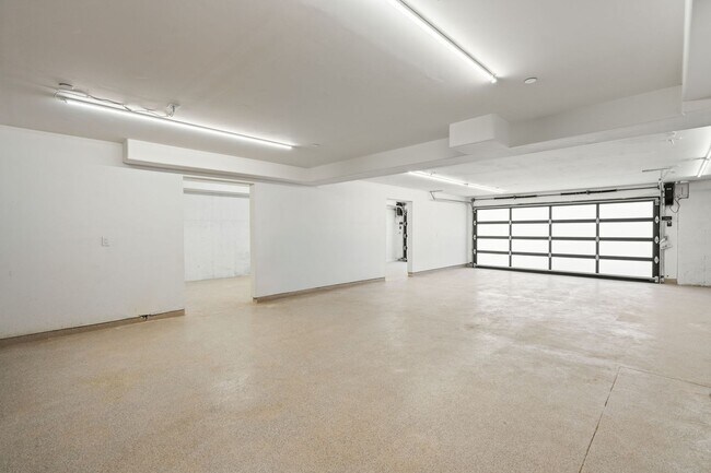 Building Photo - 1251-1253 Van Nuys St