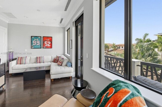 Building Photo - 720 Isle of Palms Dr