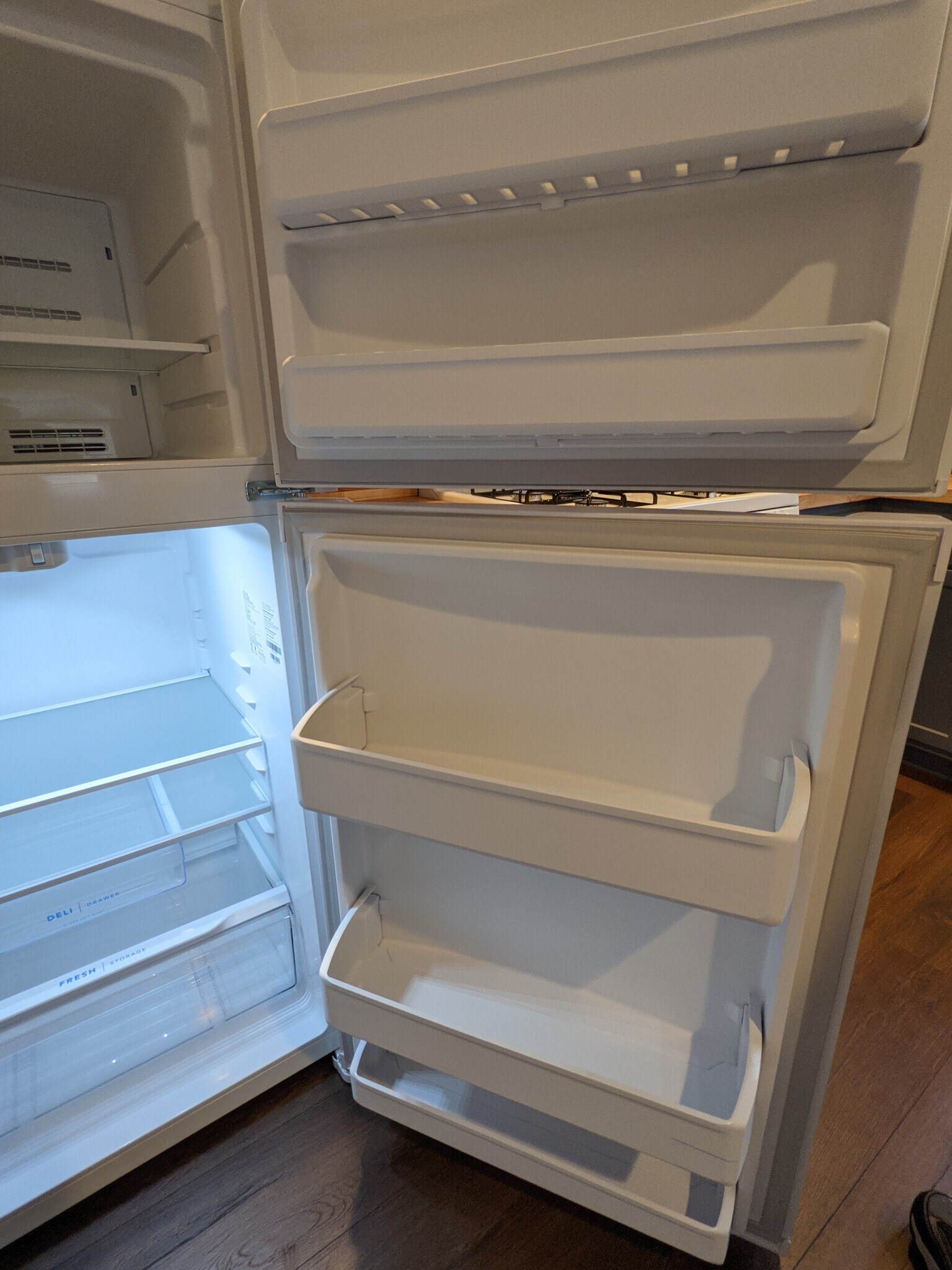 Refirgerator/freezer - 4324 NW 16th St
