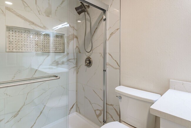 Building Photo - Your Newly Renovated Huntington Beach Oasi...