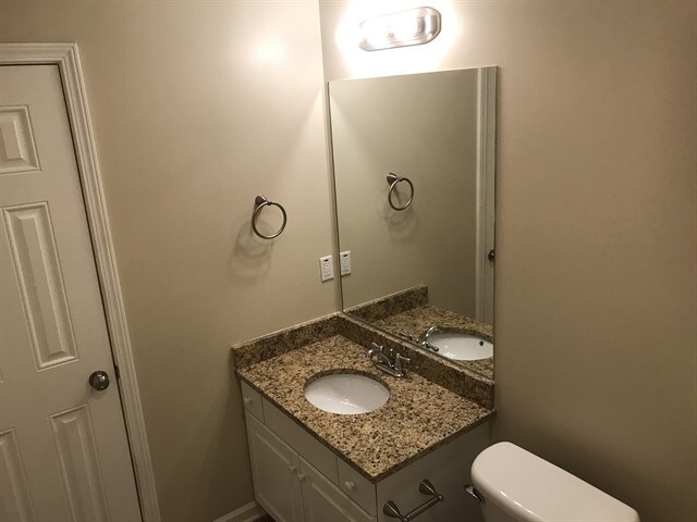 Building Photo - 434 Roberts Way