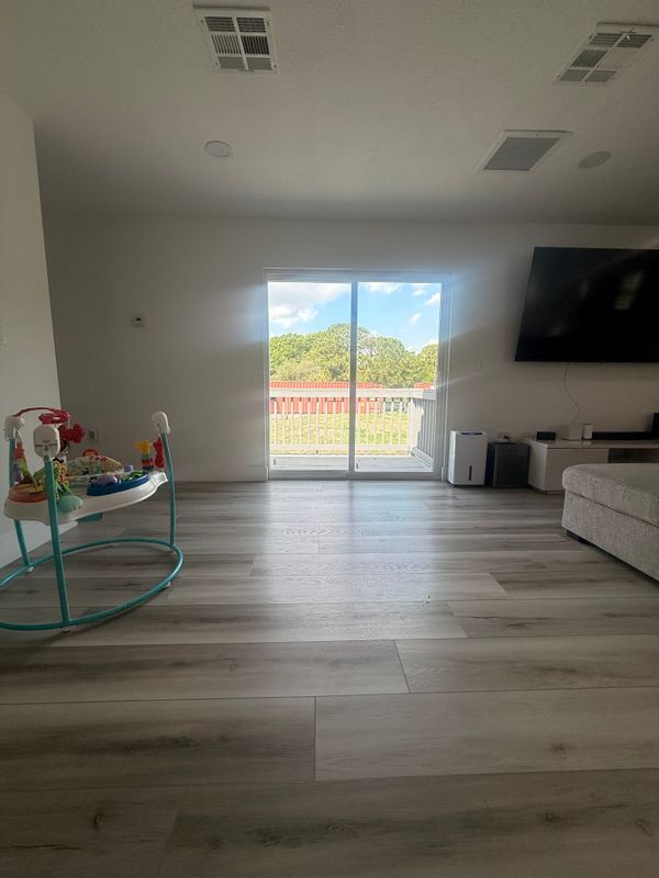 Building Photo - 820 N Trebol St