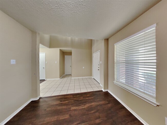 Building Photo - 8030 Echinacea Dr