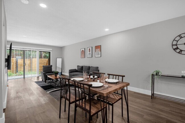 Building Photo - 13930 Heritage Club Dr