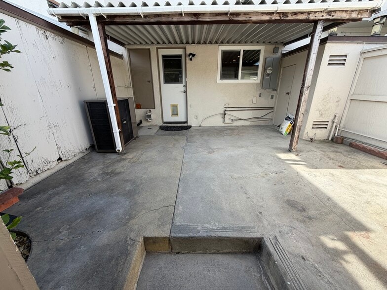 Building Photo - 5063 Argyle Dr