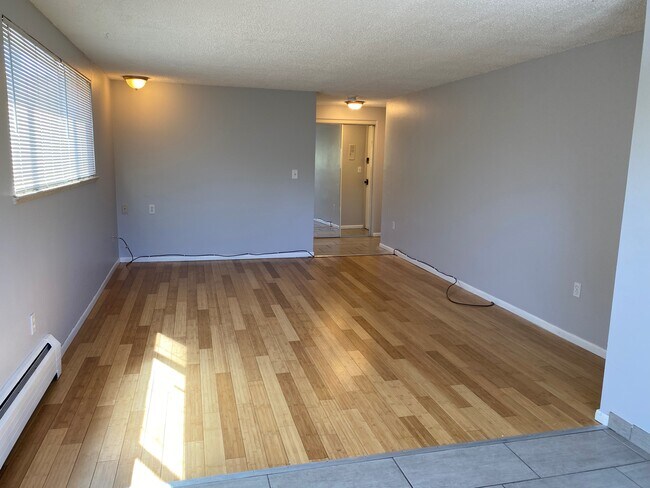 Building Photo - 1550 Detroit St