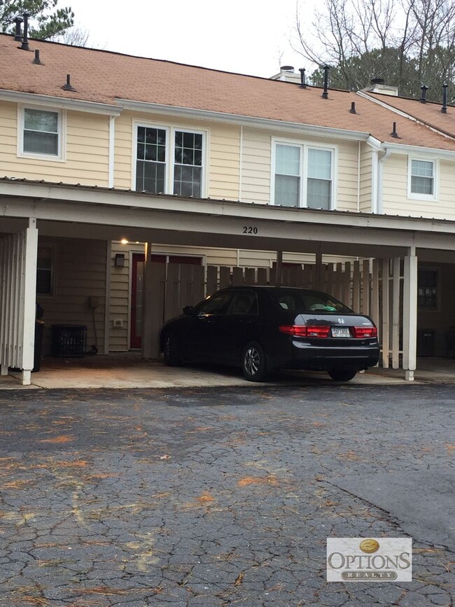 Building Photo - 2BR Townhouse in Roswell