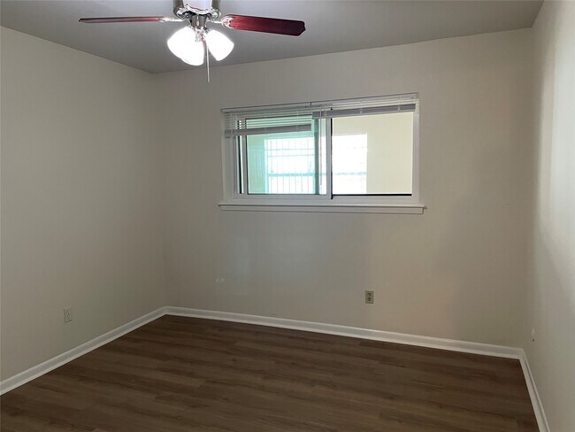 Building Photo - 8830 Sharpcrest St