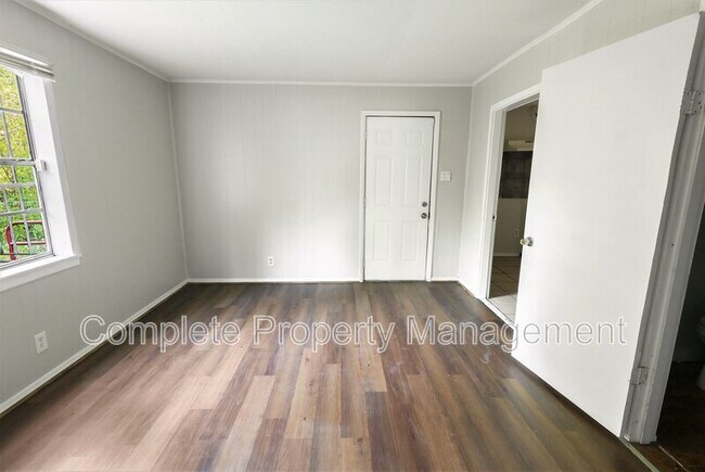 Building Photo - 6025 Ivy St