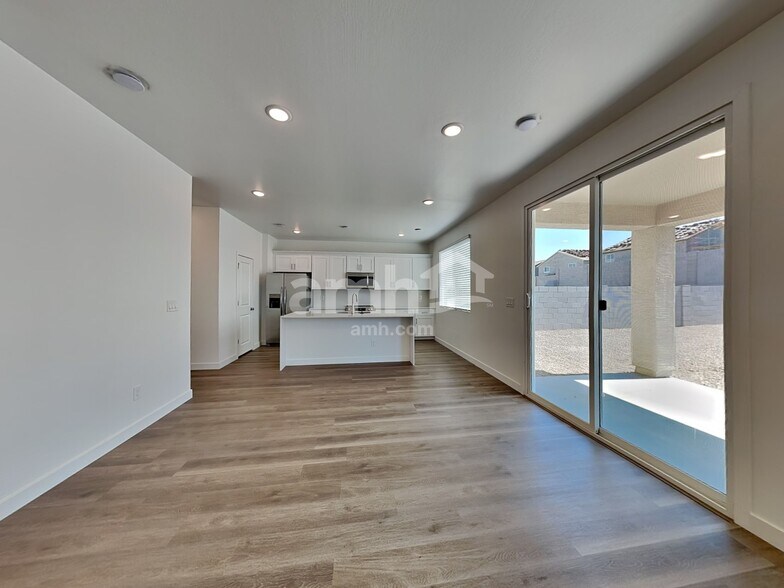 Building Photo - 12627 W Adair Dr