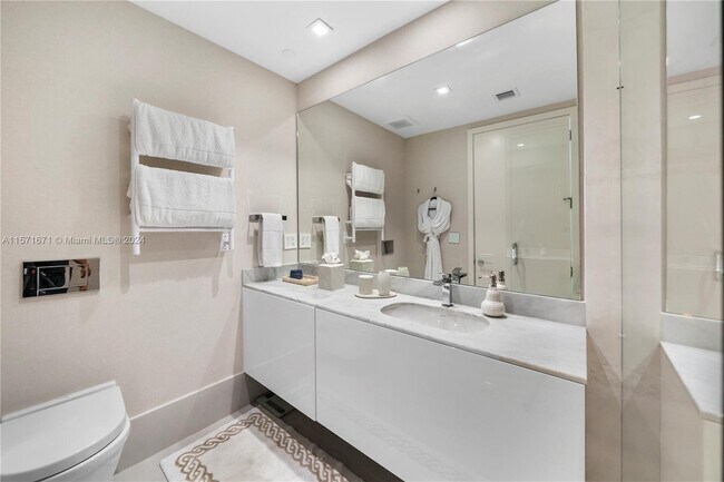 Building Photo - 10203 Collins Ave