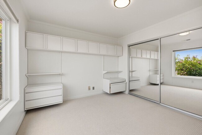 Building Photo - 45 Graystone Terrace