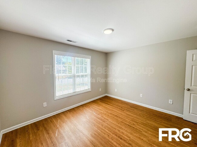 Building Photo - 103 Glenwood Trail