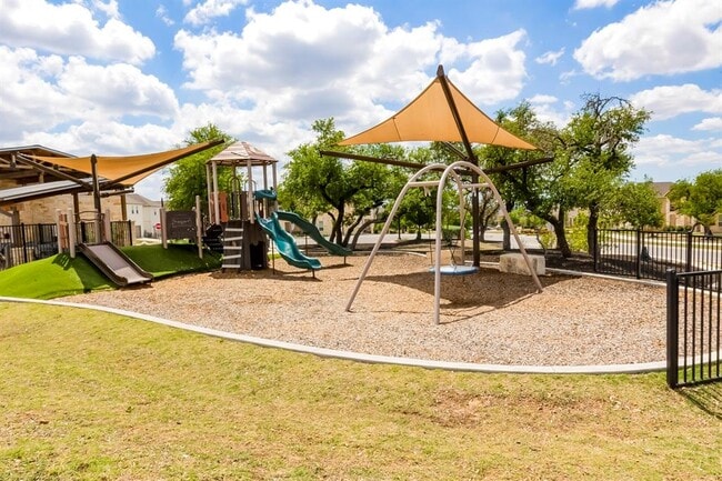 Building Photo - 218 Glass Mountains Wy