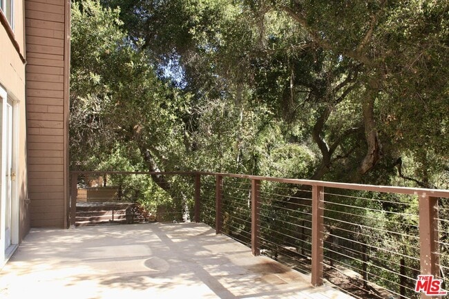 Building Photo - 1578 Topanga Skyline Dr