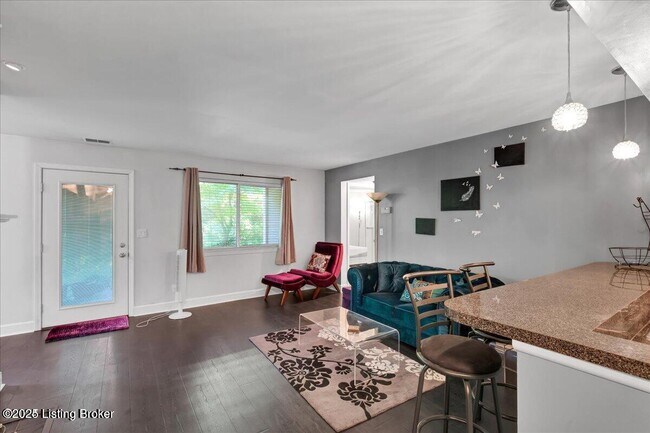 Building Photo - 44 Lake Ave