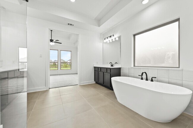 Building Photo - 24834 White Alder Wy