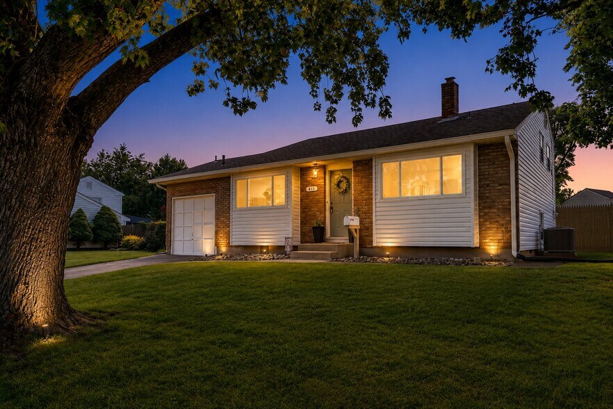 Building Photo - 411 Greenview Dr