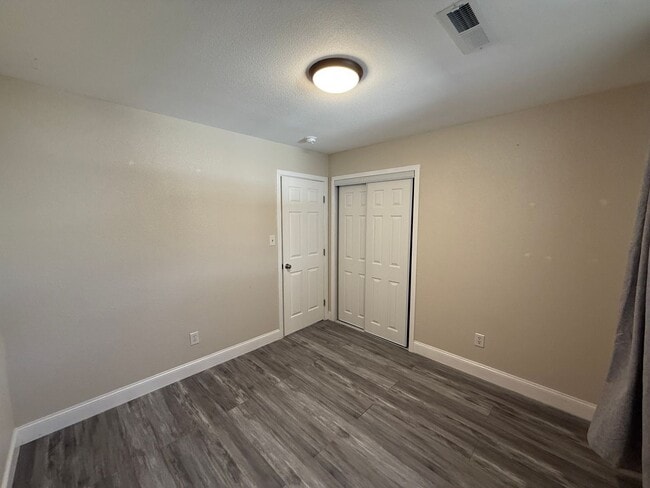 Building Photo - Updated single story home located in Ceres!