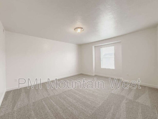 Building Photo - 641 N 30 E