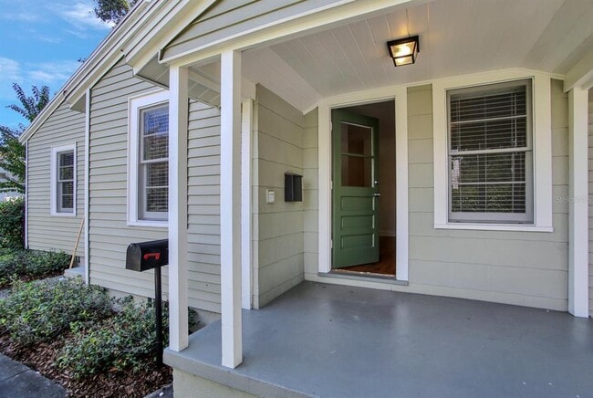 Building Photo - 404 S Westland Ave