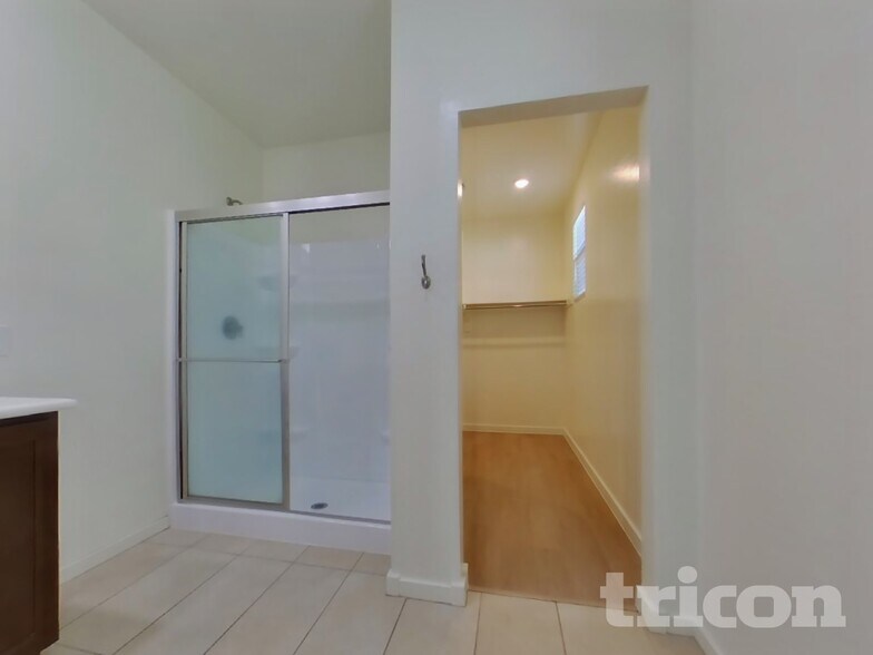 Building Photo - 605 W Cholena Trail